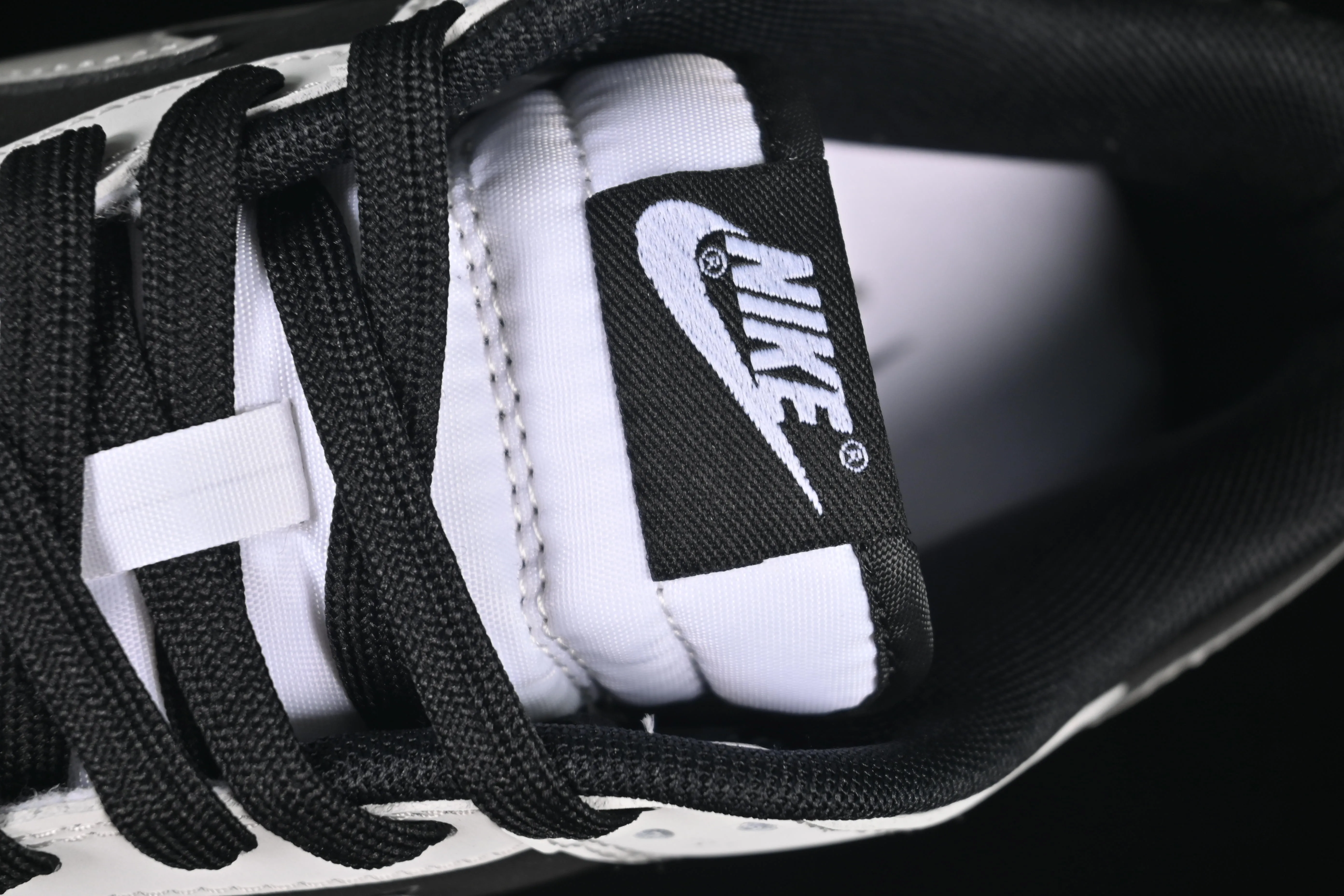All categories Nk SB Dunk Series Nk SB Dunk Low High-end customized low-top sneakers Nike SB Dunk Low Pioneer Knight Anniversary high-end customized low-top casual sneakers WB0414-002